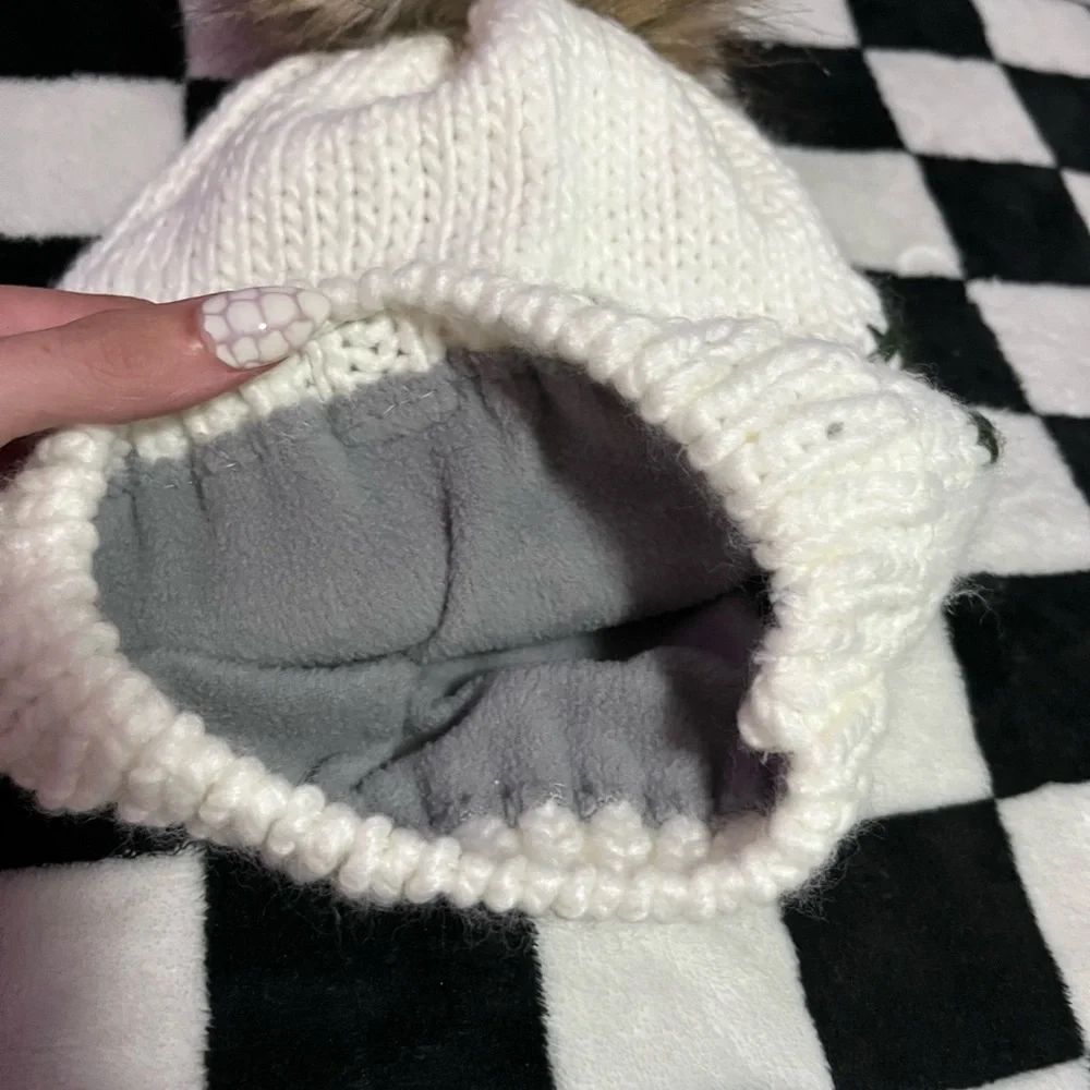 Cozy White Knit Pom-Pom Beanie - Picture 2 of 2
